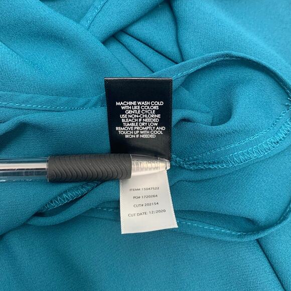 Torrid Strappy Blouse Size 4 Top Sheer Shirt Flowy V-Neck Adjustable Straps - Picture 9 of 9